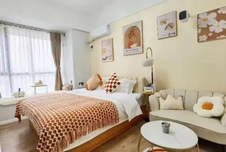 Wuyueli Guesthouse Отели рядом с достопримечательностью «Dongfeng Weir-Qianfo Rock»