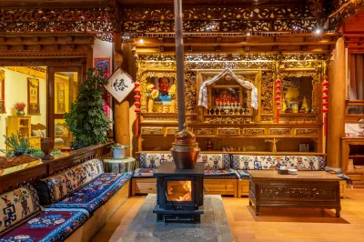 Shangri la Le Fu Ge Dan Inn (dukezong ancient city store) โรงแรมใน