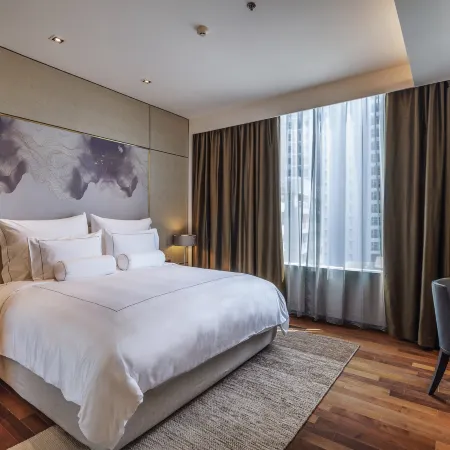 MUU Bangkok, Small Luxury Hotels of the World Отели рядом с достопримечательностью «Тхонг Лор»