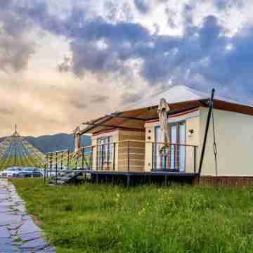 Xiahe Sangke Tianjing Camp Hotel Exterior