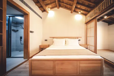 Hubei, Danjiangkou Mount Wudang Lingshan Jumeisu Отели рядом с достопримечательностью «Wudang Mountains Ancient Building Complex»