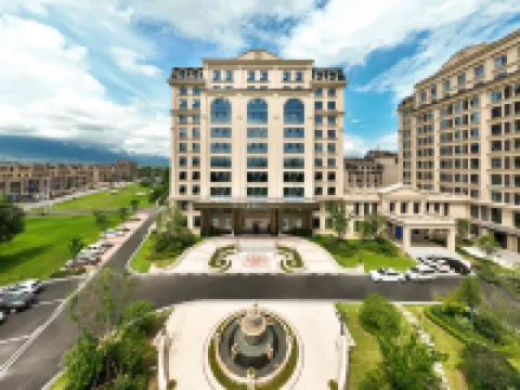 Crystal Orange Anyang Linzhou Hongqiqu Avenue Hotels in Linzhou