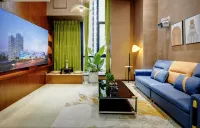 Yuelai Light Luxury Hotel Apartment (Wuhan Lijiaohu Subway Station)