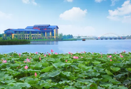 Nanhu Hotel Отели в г. Юнчэн