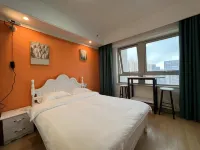 Yancheng goodnight Cinema Apartment (Zhongnan Century City Branch)