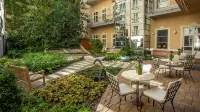 Mamaison Residence Izabella Budapest Отели рядом с достопримечательностью «Площадь Героев»