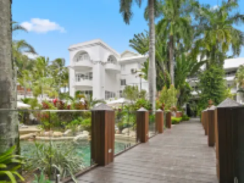 Alamanda Palm Cove by Lancemore Hotels near Harry Doyle Pickles winter off leash dog beach