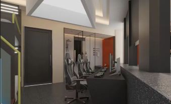 Waixingren Competitive Hotel (Yunyang County)