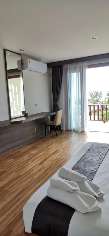 ห้องซูพีเรียร์ เตียงใหญ่ 1 เตียง