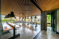 HOMA Phuket Town - Business