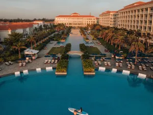 Sheraton Grand Danang Beach Resort & SPA
