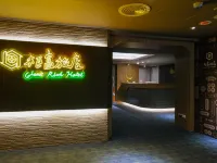 Giant Rich Hotel Hotels near Luzhou District