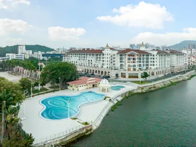 Four Points By Sheraton Yangjiang City Center Hotels near Shijie Fashao Yinxiang Museum