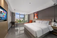 Lido Hotel (Wuchuan Aoyuan Plaza No. 3 Middle School)