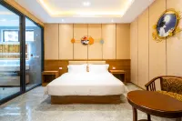 Home me Hotel