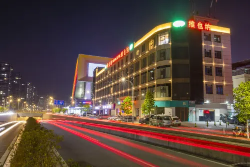 Vienna Hotel (Guangzhou Huadu Sunac Resort Snow Miracle) فنادق في قوانغجو