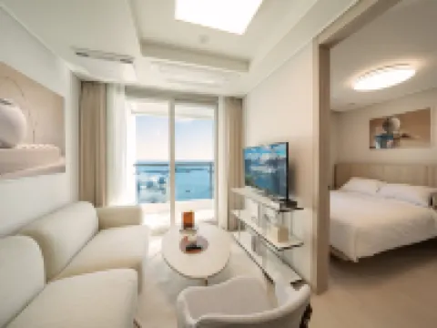 UH FLAT THE SOKCHO Hotels near Yeongnangho