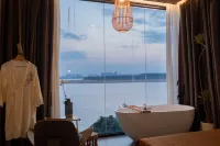 moses Hotels near Qingyuan Polytechnic