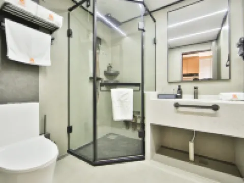 โรงแรมอี๋หลง (จตุรัสฟอร์จูน สถานีรถไฟจี๋หลิน) โรงแรมในจี๋หลิน