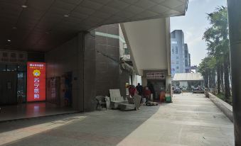 Hongrunxiang Hotel