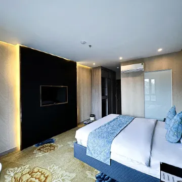 DIAMOND HOTEL BINH DUONG Отели рядом с достопримечательностью «Комплекс туннелей Кучи»