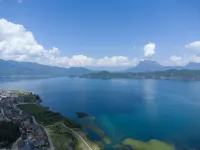 瀘沽湖汀下島ホテル - マウンテンビュー