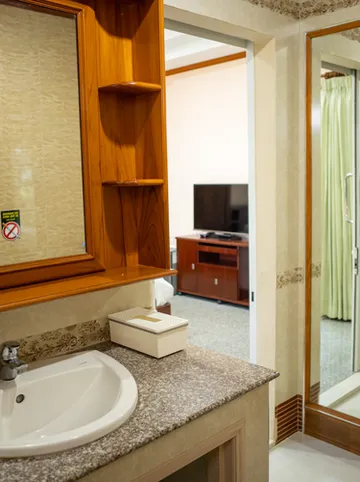 รูปภาพของคีธ ราชบุรี