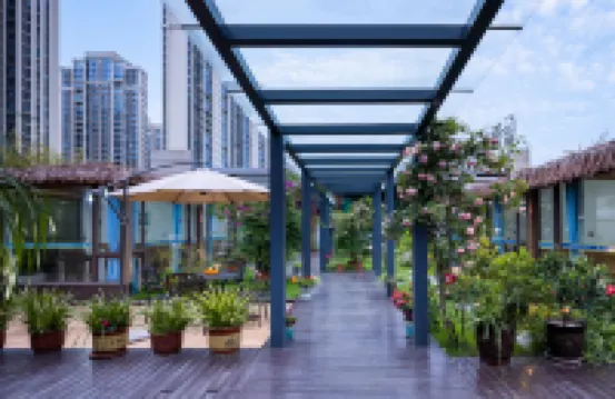 โรงแรมฟาลานโคสต์
