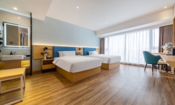 Licheng Hotel (Shalang Town New City Park Branch)