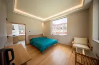 Lunzhuze Homestay