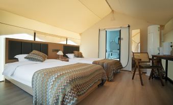 Dunhuang Chaser of the Wind - Desert Luxury Tent Hotel