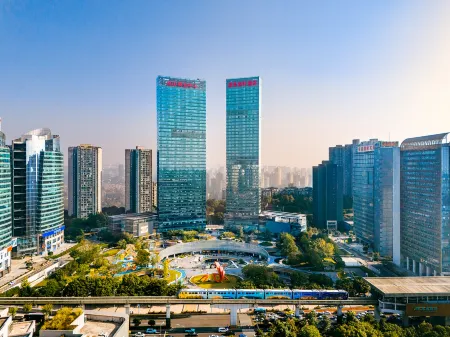 Binle Hotel Отели рядом с достопримечательностью «Чунцинская долина радости»