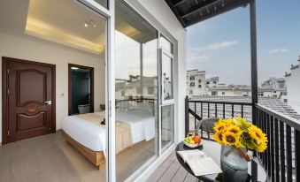 Persimmon Craft Brewing · Design Light Luxury Homestay