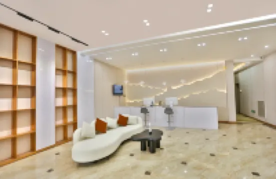 โรงแรม ฮอลิเดย์ จิ่วเฟิง (สาขา ศูนย์บริการนักท่องเที่ยว โกวโข่ว จิ่วจ้ายโกว)