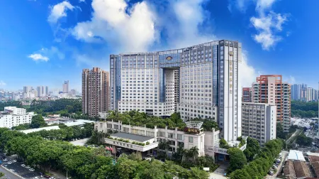 Eurasia International Hotel Отели рядом с достопримечательностью «Yuanshanbeicun»
