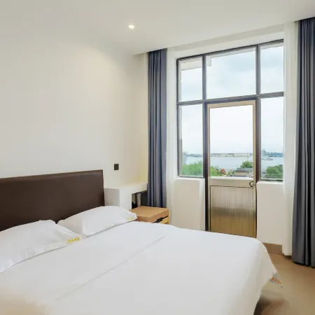 Rongcheng Jumei Hotel (Shi Island)