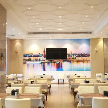 Vienna International Hotel (Xinxing new city square)