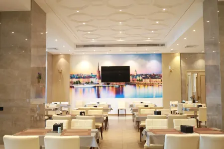 Vienna International Hotel (Xinxing new city square)