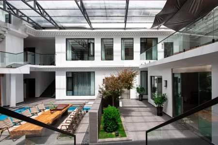 Qie Wang Shanqu Intelligent Oxygen Supply Homestay (Shangri-La Dukezong Ancient City)