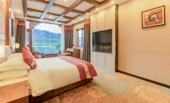 Roblin Hot Spring Hotel in Gesar Wangcheng, Ganzi County