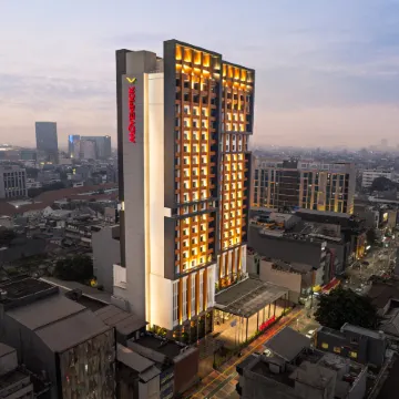 Mövenpick Hotel Jakarta City Centre Отели рядом с достопримечательностью «Собор Джакарты»
