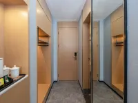Zhenxing Hotel Hotels near Huaxin Station
