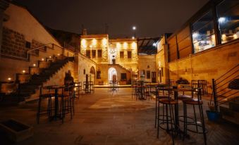 Misty Cave Hotel