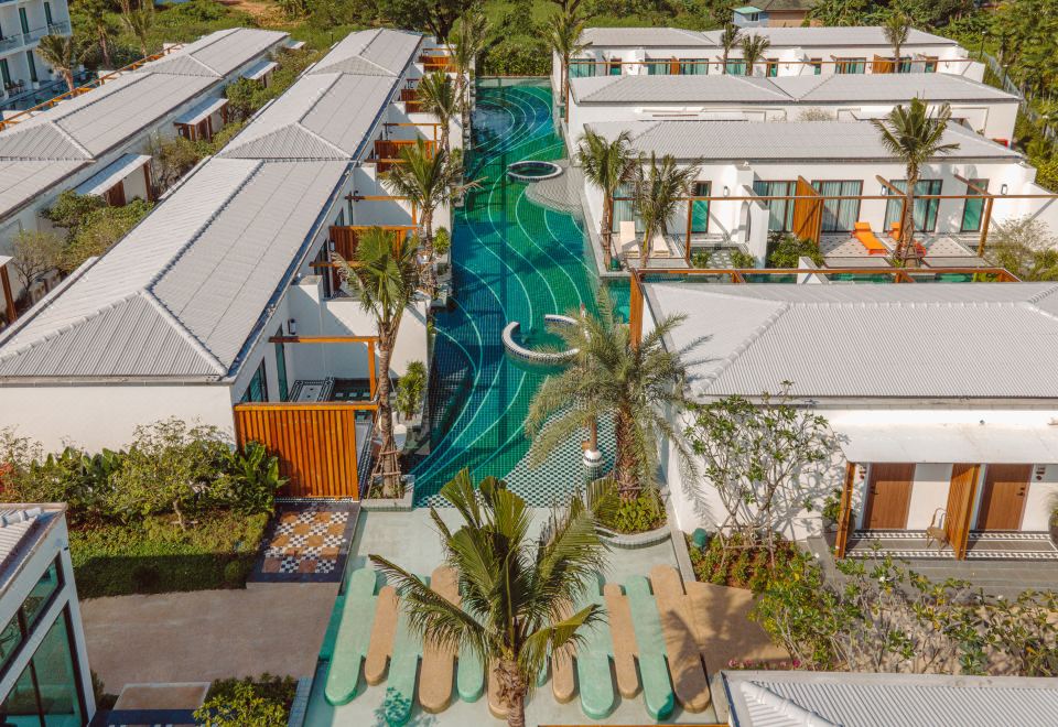 슈가 마리나 리조트의 현대적인 객실 인테리어