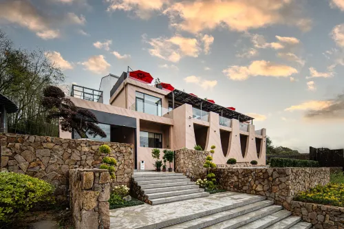 Sugiyama · Preface Wild Luxury Homestay