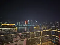 XYA Xinya High Altitude Full River View Homestay (Chongqing Jiefangbei Area Hong Ya Dong) - con vista montagne