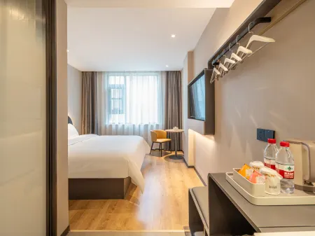 Jinjiang Hotel (Zhoukou Xiangcheng City Center Square) Отели рядом с достопримечательностью «Nandun Ancient City»