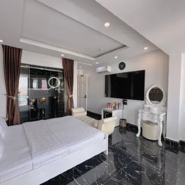 Galaxy Hotel Hoteles cerca de Distrito de Go Vap