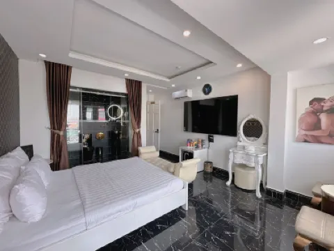 Galaxy Hotel Các khách sạn gần Công Viên Nhạc Nước Van Phuc City