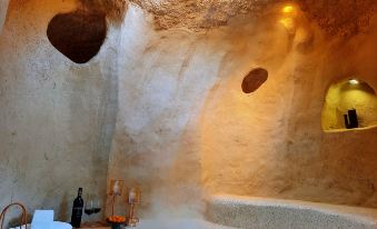 ARTINN Cave Hot Spring Designer Hotel (Anji Cloud Meadow Tourism Resort Branch)